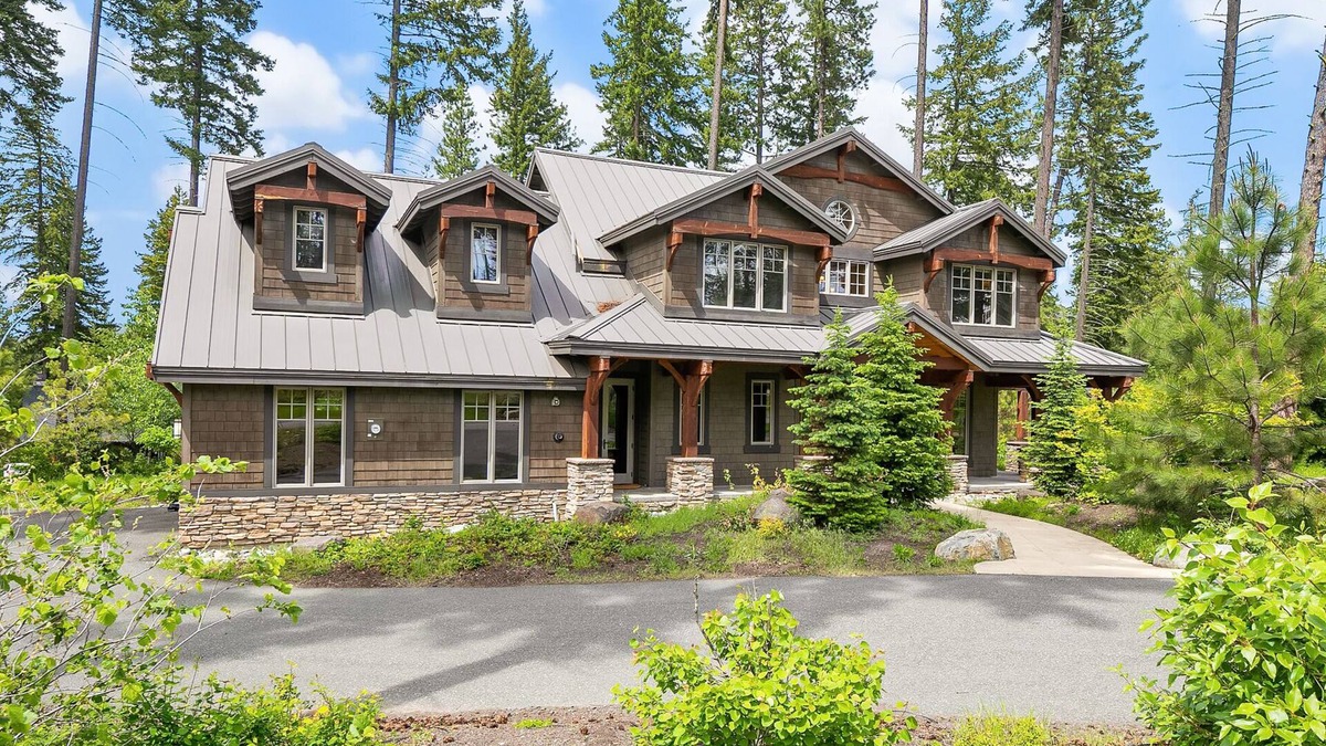 Cle Elum House | Great Value for up to 21 Guests! Game Room | Wifi | Shuffleboard | Ping Pong