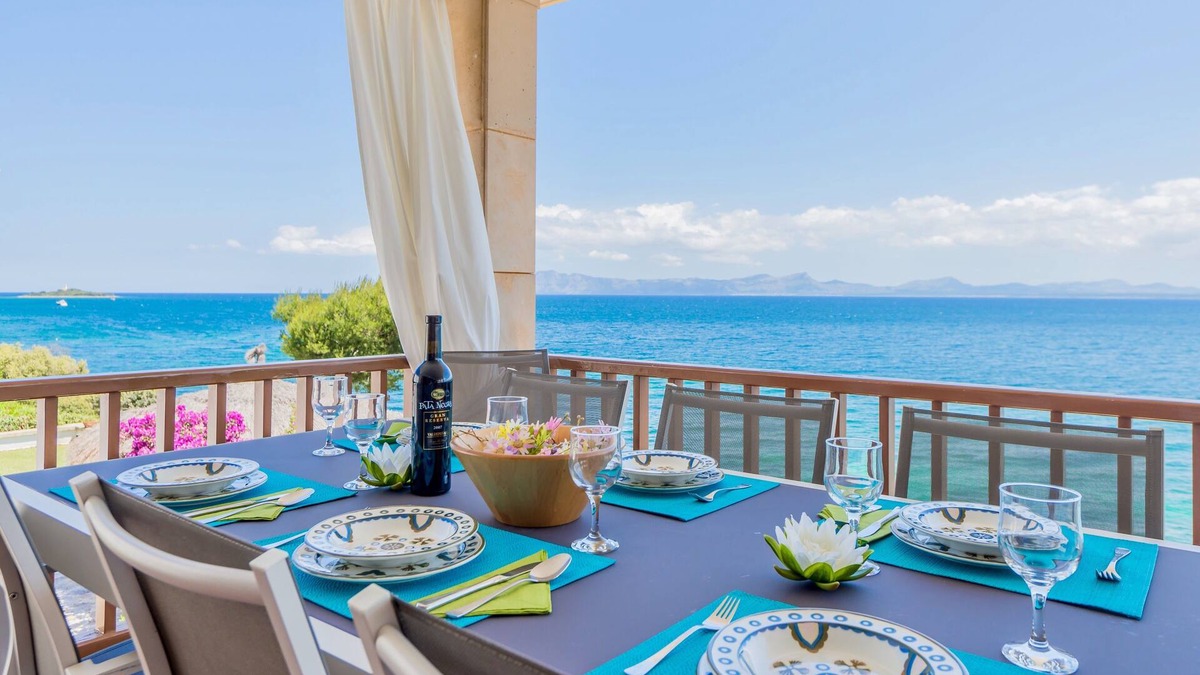 Alcanada Villa | GREAT VILLA IN FRONT OF THE SEA AND SPECTACULAR VIEWS TO THE BAY