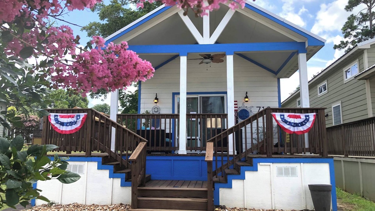 Willis Cottage | Greek Inspired Lakefront Cottage