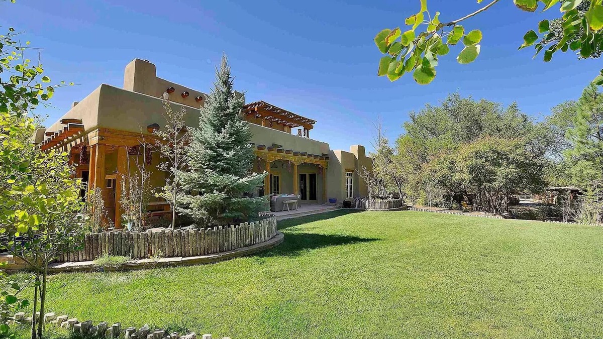 Tesuque House | Green Acres Gorgeous Estate 9 minutes from the Plaza!