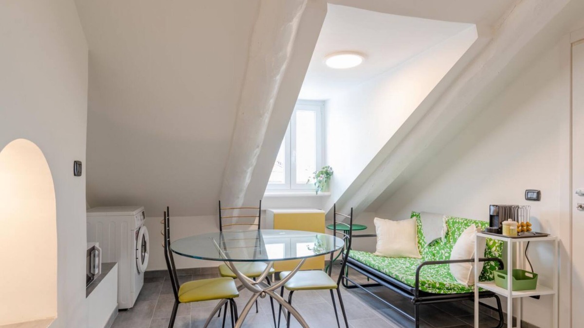 Borgo Dora Apartment | Green Balon (AIRCO) by Happyhostorino