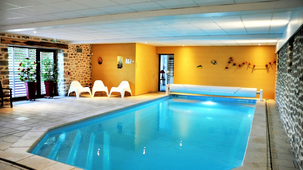 Saint-Priest-la-Feuille House | GREEN CAMP D'OCTAVIE 15 PEOPLE, 500 M2 INDOOR POOL 28° YEAR-ROUND