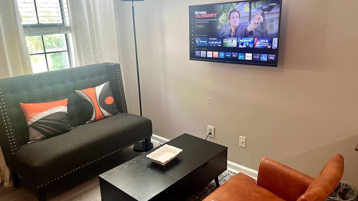 West End Apartment | Green Door Retreat Near Downtown Atlanta