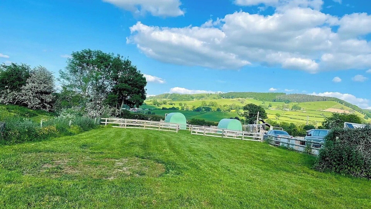 Kingswood Cabin | Green Dragon and Kitchen Pod - Sleeps 2 & Parking