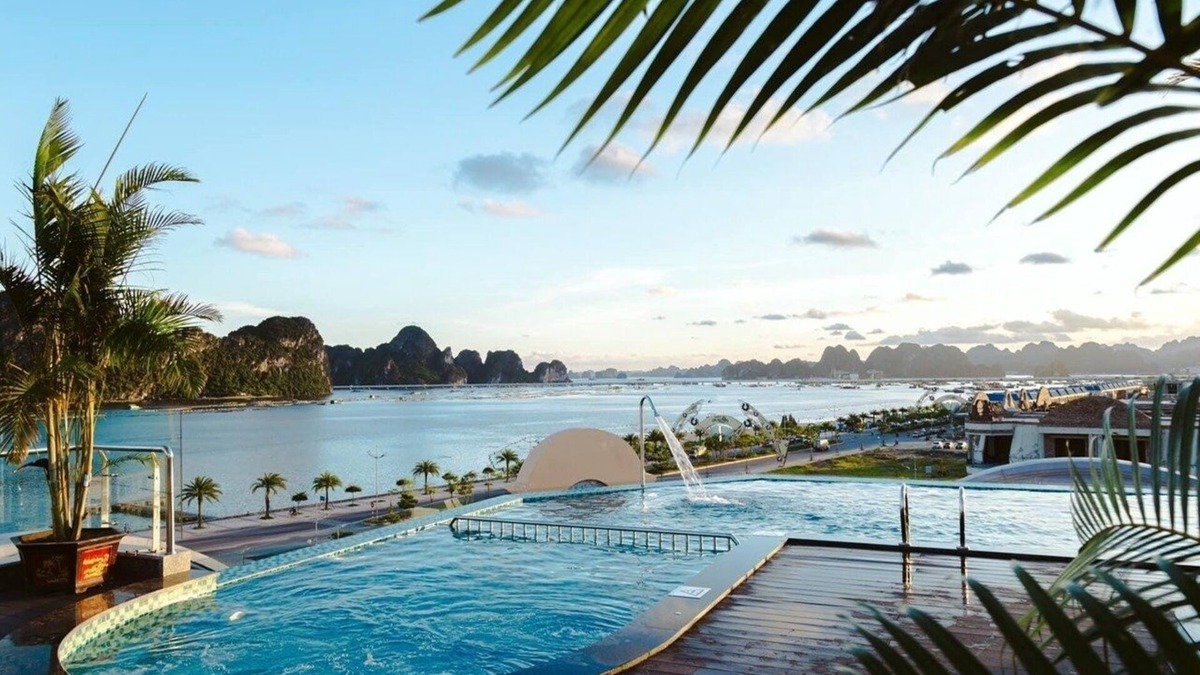 Cam Pha Hotel | Green Dragon Boutique