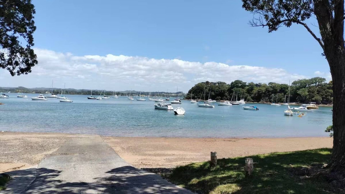 Kerikeri House | Green Gables - 5 Beds (4 bedrooms) 3 Baths