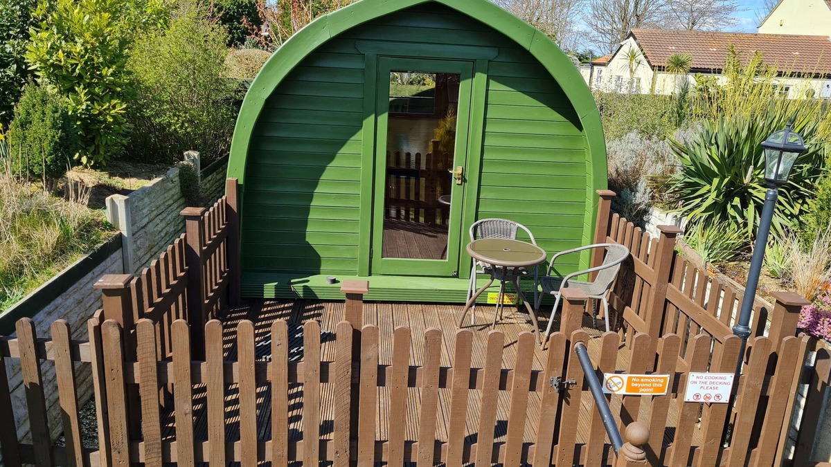 Boston Ski Chalet | Green Haven Glamping Pod, Swallow