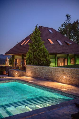 Ravna Gora Ski Chalet | Green Hill
