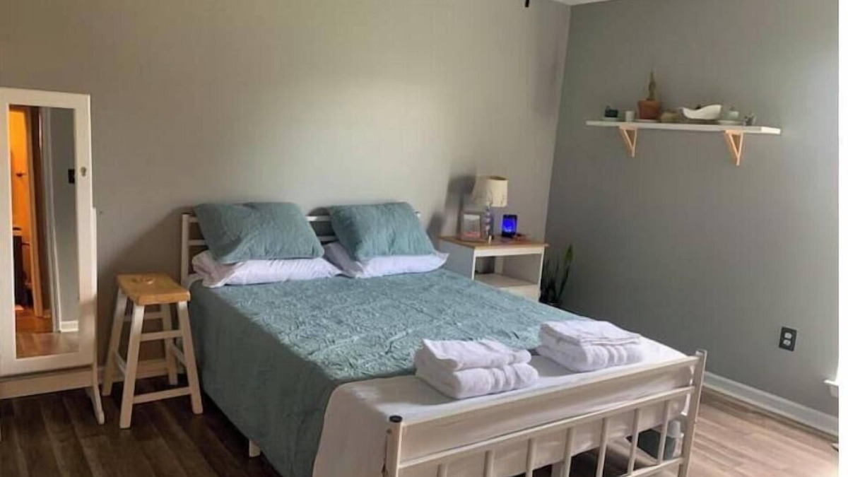 Southaven House | Green house