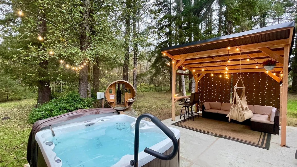 Long Beach House | Green Island & SPA sauna and hot tub
