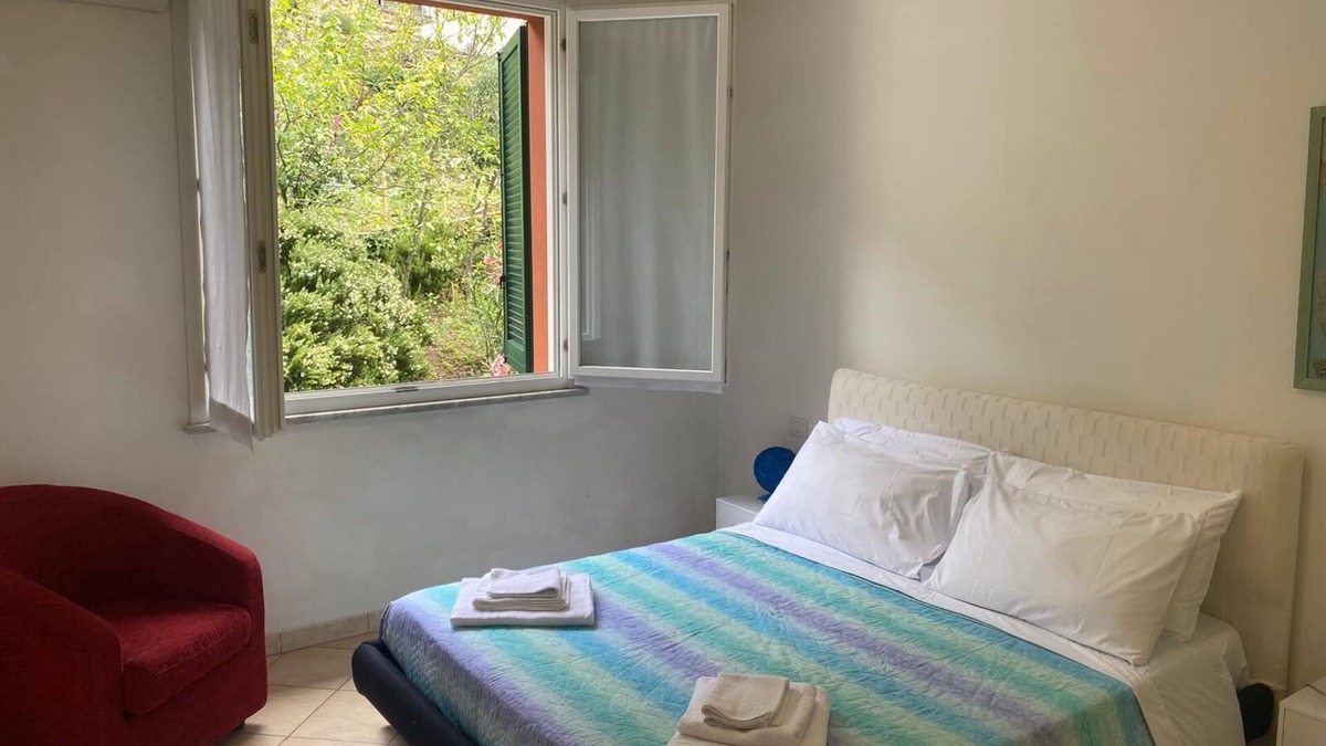 San Terenzo Apartment | Green Oasis 1