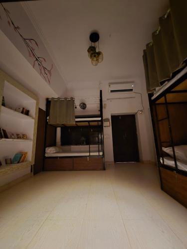 Hazratganj Hostel | Green Olive