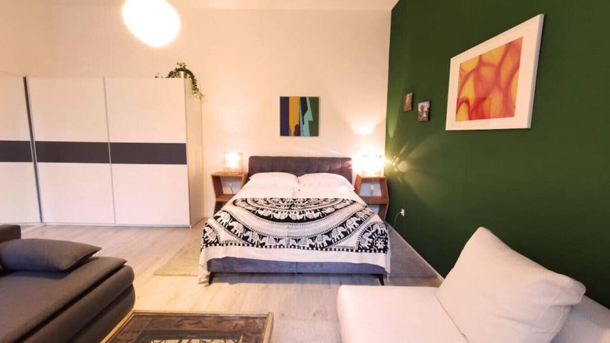 Mariahilf Apartment | Green Palm - cozy, central with green view