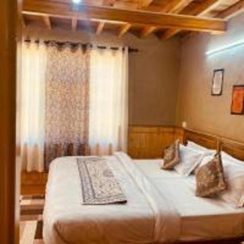 Kaza House | Green Tara Mud House by StayApart