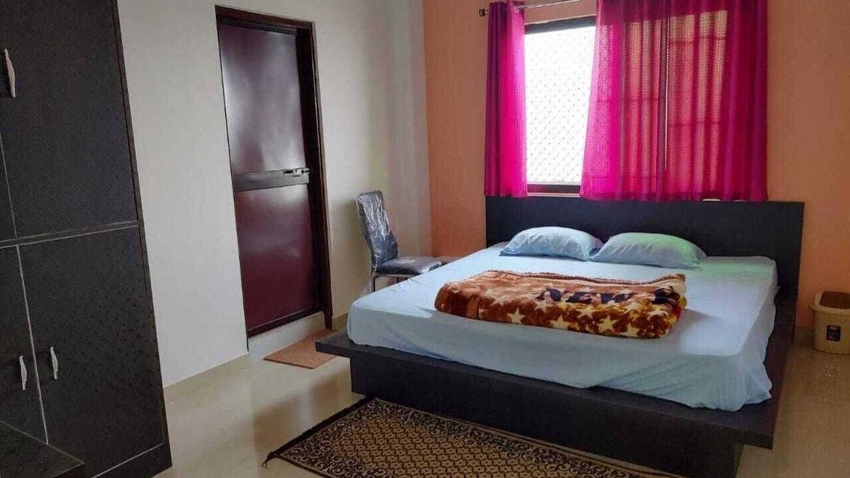 Sirala House | Green Zone Homestay | 4BD House | Cook & Garden