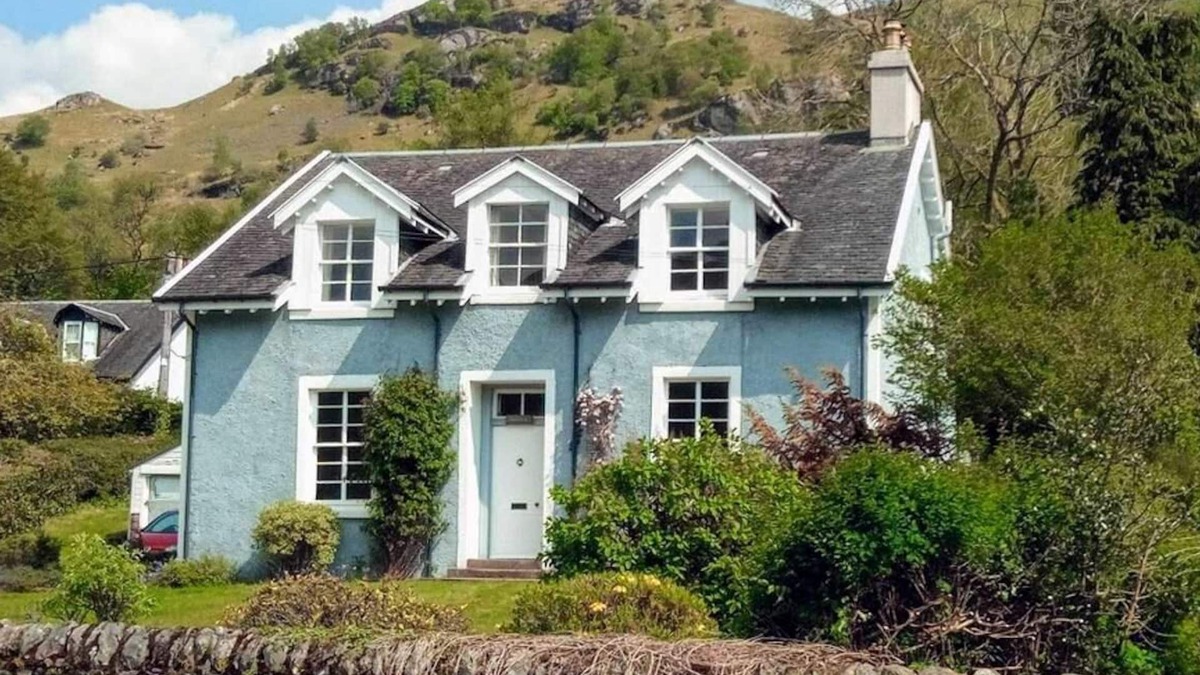 Cairndow House | Greenbank, Lochgoilhead. Spacious Victorian house large garden mesmerizing view.