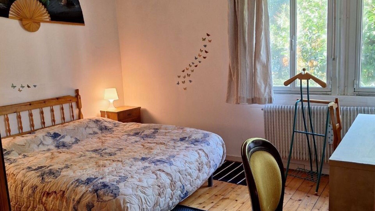 Nogare House | Greenfields nestled in quiet greenery just minutes from the city