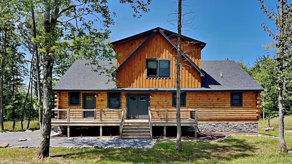 McHenry House | Greenview | Mountain Views + Fire Pit, Game Room, & Hot Tub!