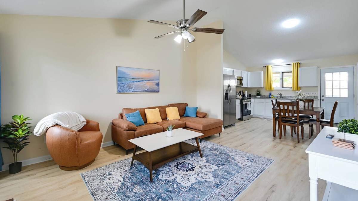 Greenville House | Greenville Getaway: Close to Campus + Stadium!