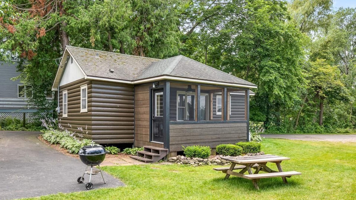Green Lake Cottage | Greenway Log Cottage - 1