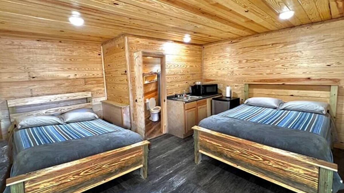 Coffeeville Cabin | Grenada Lake Resort Cabin # 5