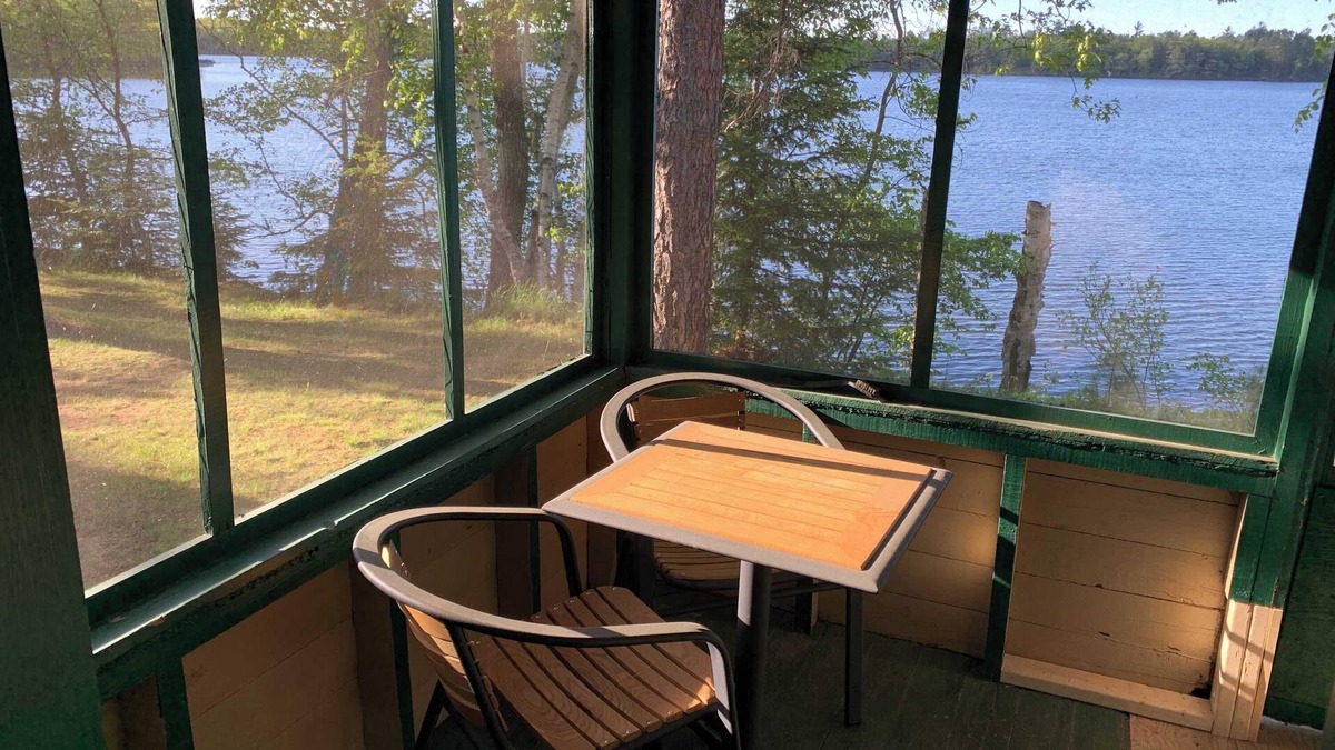 Woodruff Cabin | Gresham Shores - Dancin' Bobber - PET FRIENDLY