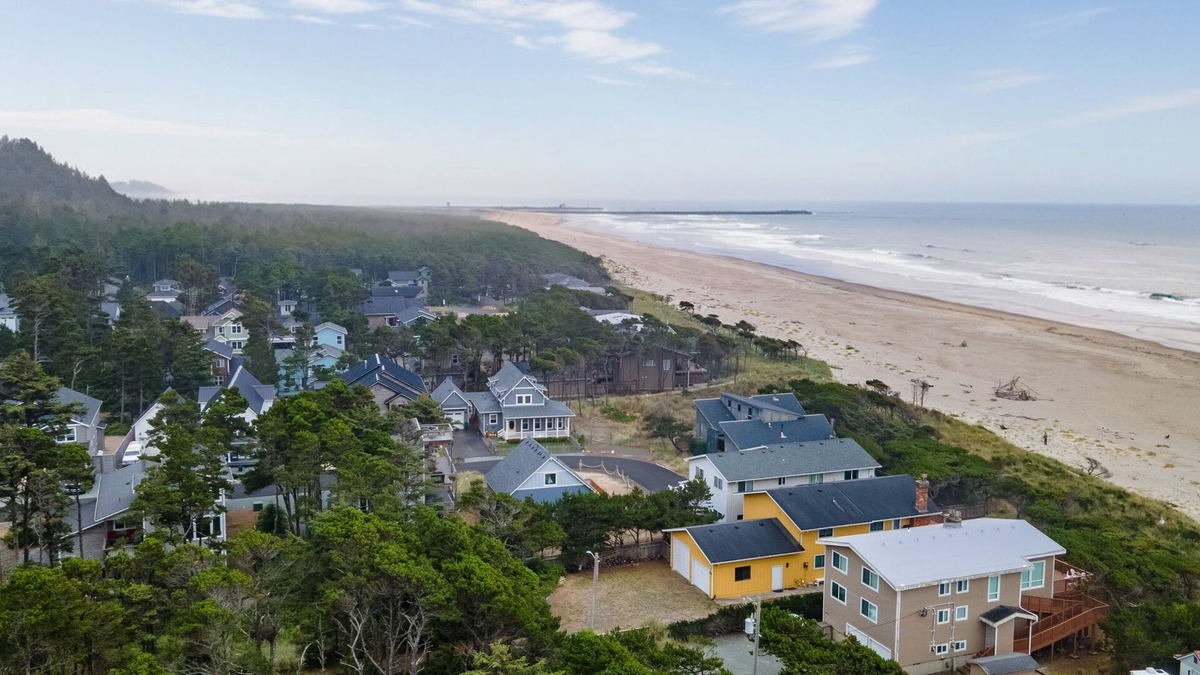 Rockaway Beach House | Grey Haven - Rockaway Beach, OR