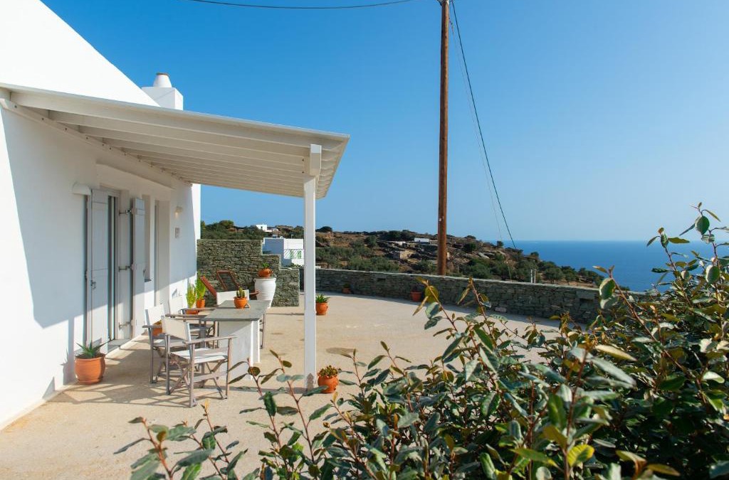 Platis Gialos House | Grey House