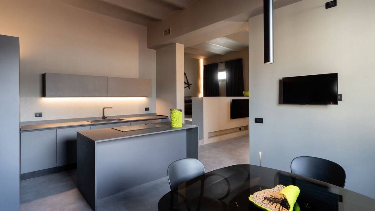 Pontedera Apartment | GREY LOFT luxury suite