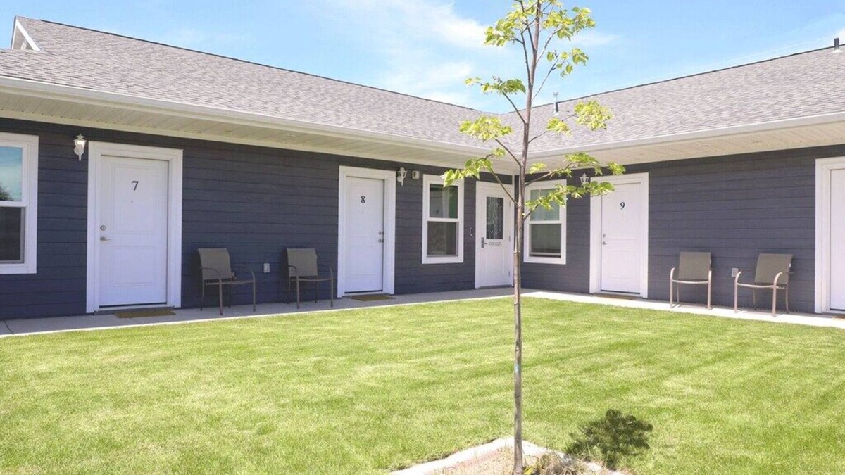 Heyburn House | Greystone Crossing Suite #11