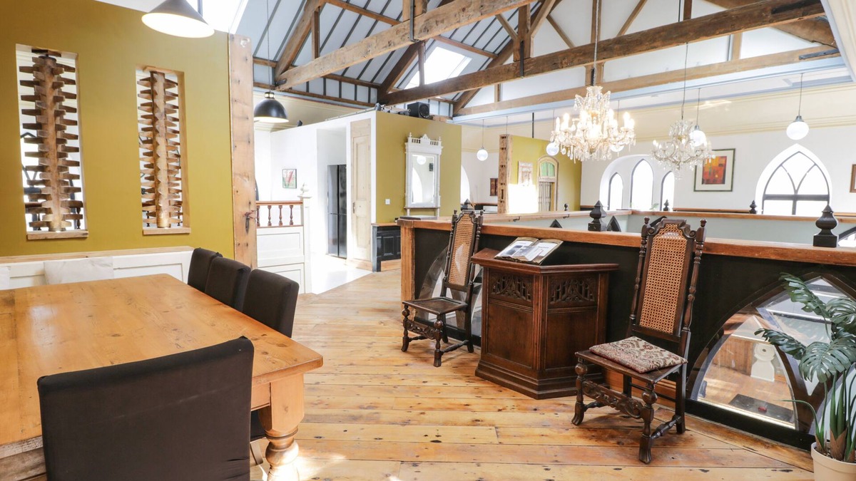 Cwm-y-glo Cottage | Greystones Chapel