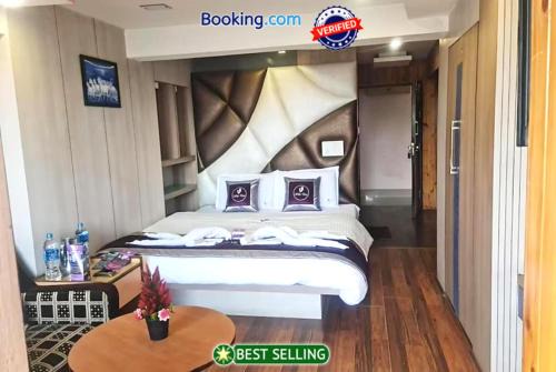 Darjeeling Hotel | GRG Broadway Anexy Darjeeling Near Chowk Bazar - Excellent Service Recommended & Couple Friendly