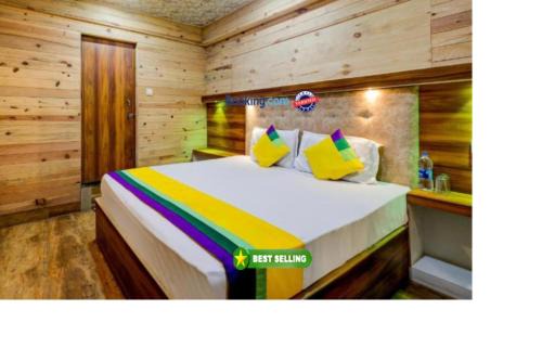 Nainital Hotel | GRG Hotel Vinayak Nainital Near Naini Lake with Mountain View - Mall Road