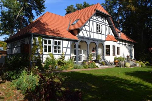 Oberhavel Apartment | Große Ferienwohnung im Landhaus Labes (Stechlinsee)