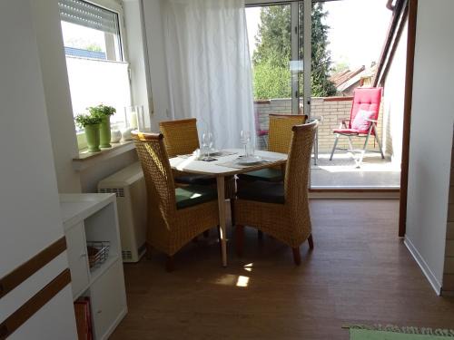 Sande Apartment | Große, helle Wohnung mit 2 Schafzimmern - Ferienwohnung am Lippesee