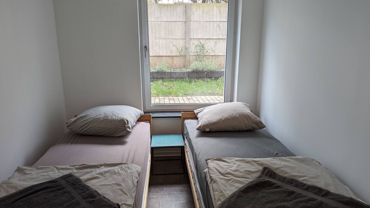 Marienfelde Apartment | Große Wohnung mit 5 Schlafräumen