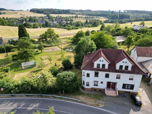 Gieleroth Apartment | Große Wohnung mit großem Balkon