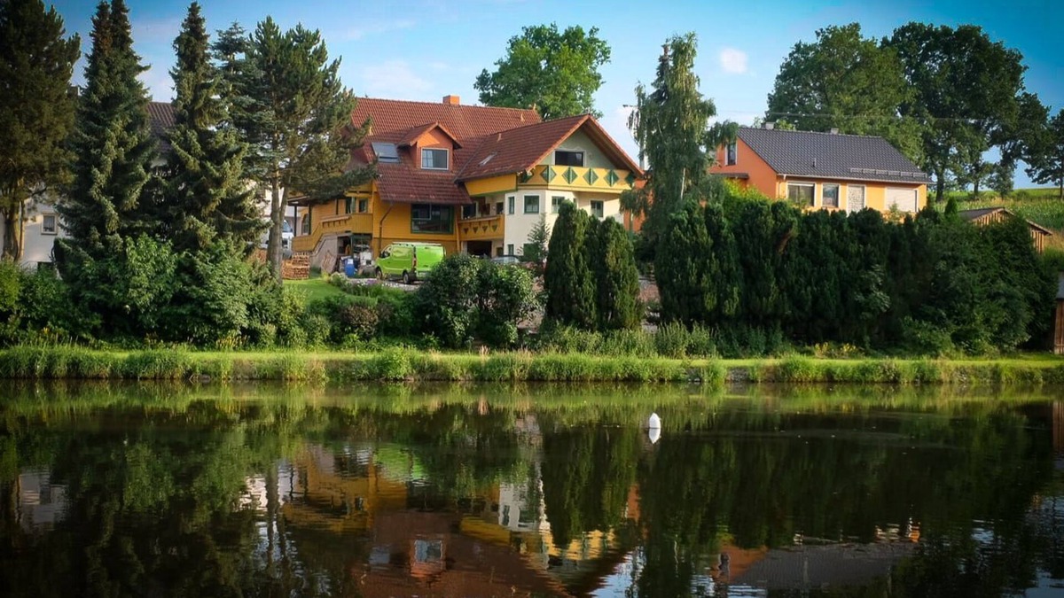 Neustadt am Kulm Apartment | Großzügige Ferienwohnung am Badeweiher in der Oberpfalz