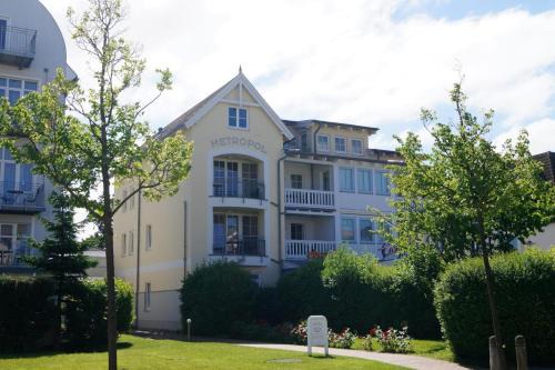 Ostseebad Kuhlungsborn House | Großzügige Fewo mit geschütztem Balkon in Strandnähe