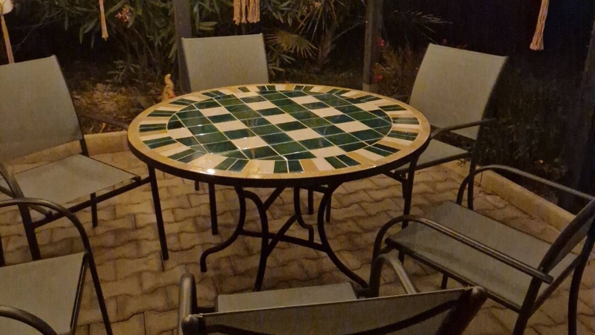 Saint-Hilaire-de-Brethmas Apartment | Ground floor of a villa. Terrace, swimming pool. Next to Anduze, Pont du Gard