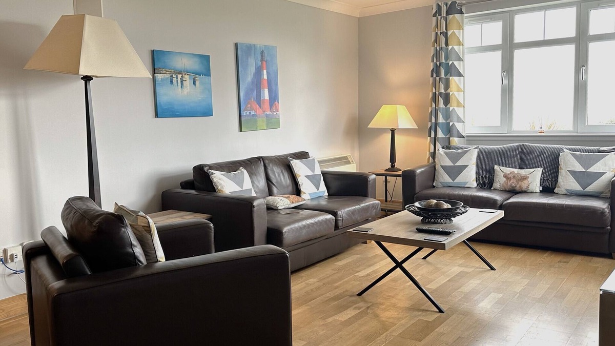 Brora Apartment | Ground floor 2-bedroom spacious apartment overlooking the famous James Braid Brora Golf Course.
