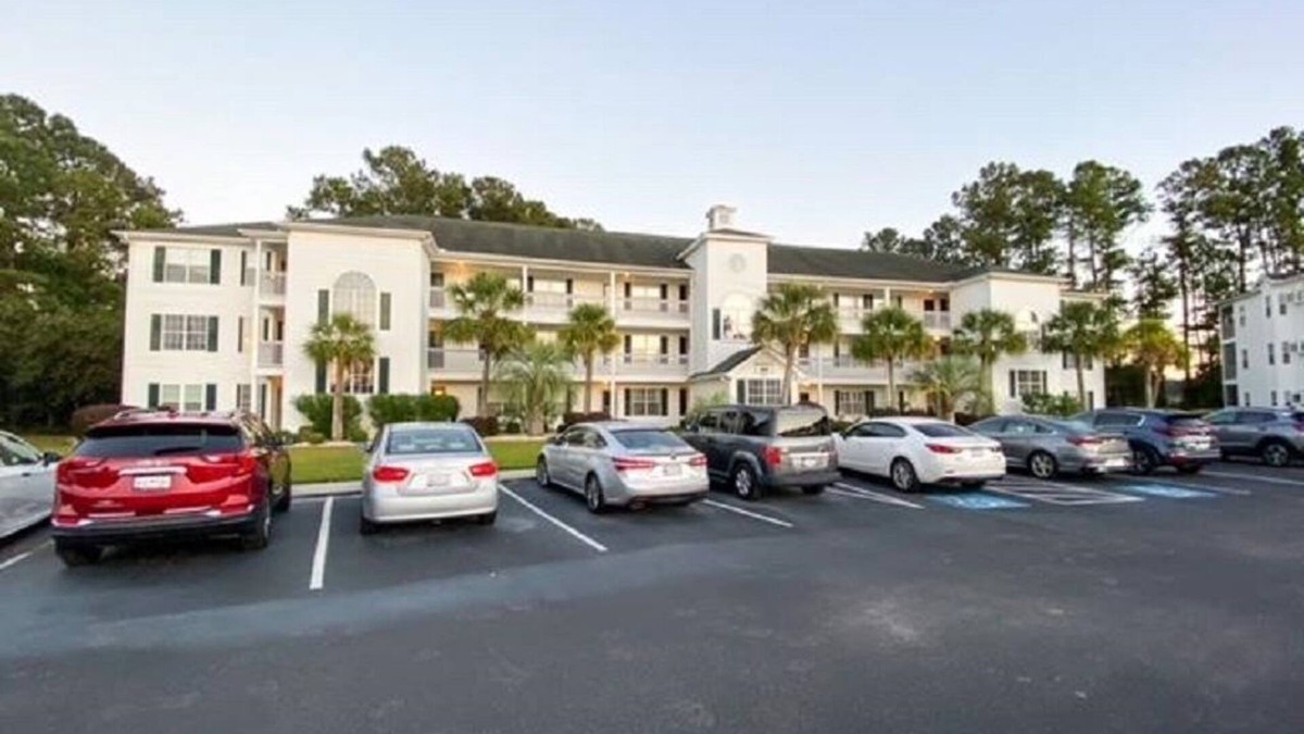 Colonial Charters Condo | Ground Floor 2 BR 2 BA Condo - 10 min. to Beach & N. Myrtle Beach Sports Park