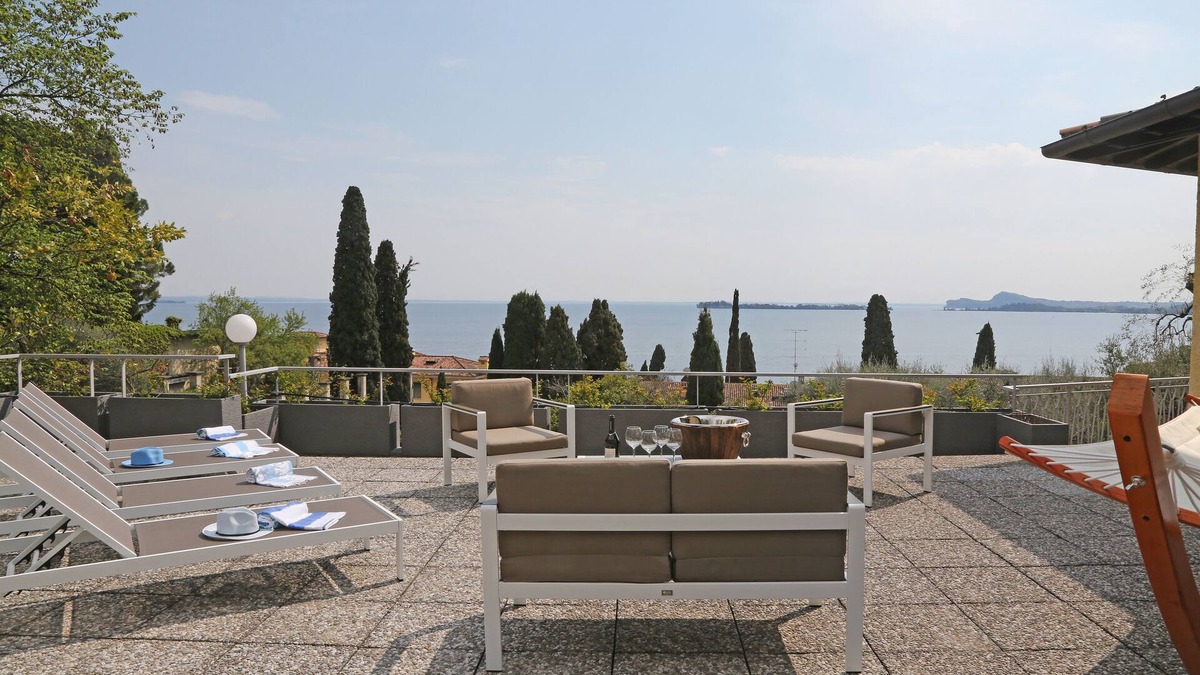 Gardone Riviera Apartment | Ground Floor Apartment - Villa Elvira