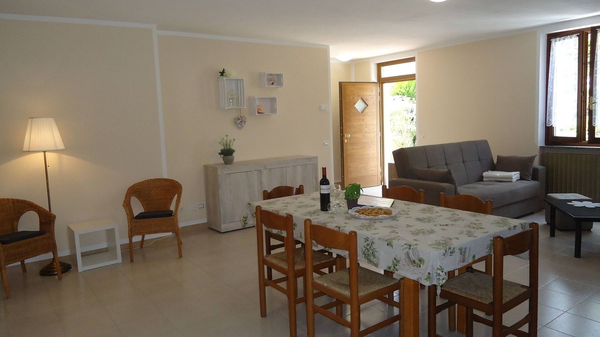 Crone Apartment | Ground floor apartment up to 6 pers., 3 bedrooms, terrace and garden, 300m to the lake