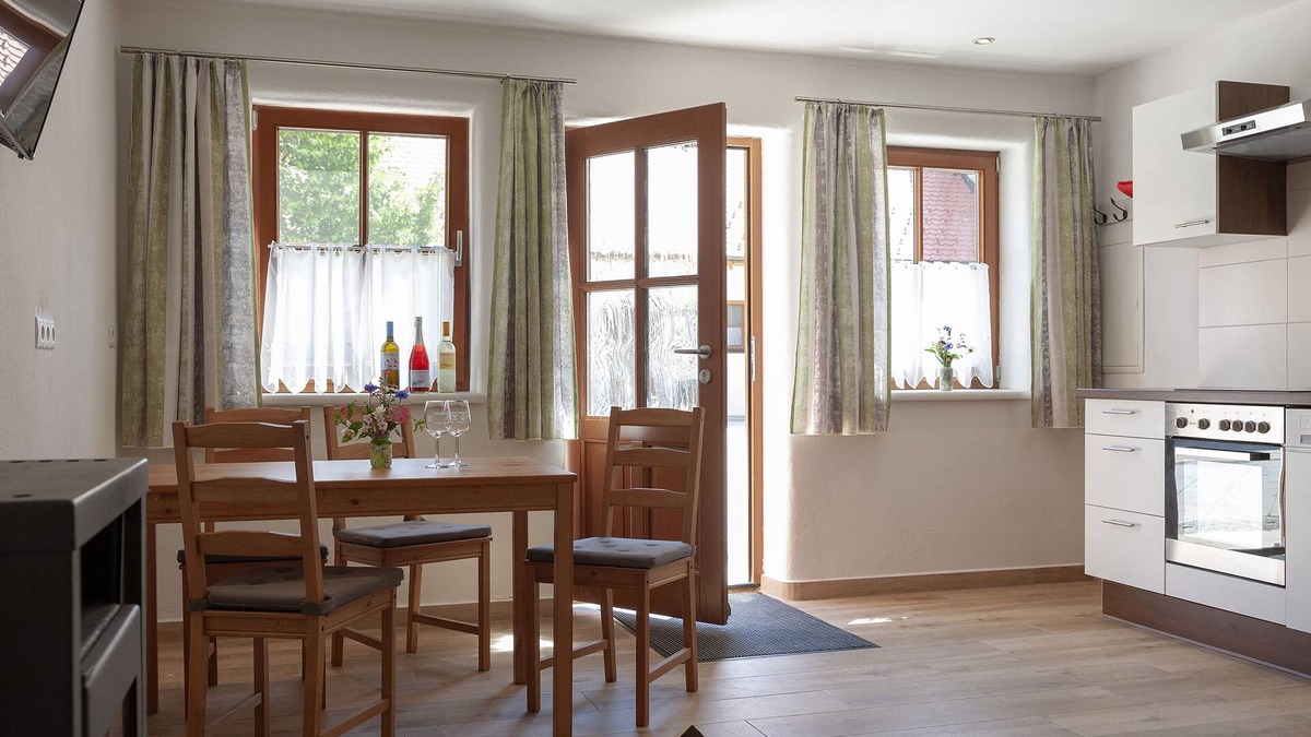 Weitersfeld Apartment | Ground floor/barrier-free vacation apartment with cozy Swedish stove