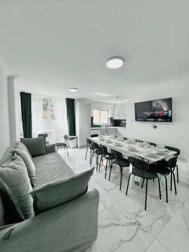 Queen's Park Apartment | Ground-floor Flat in North Maida Vale