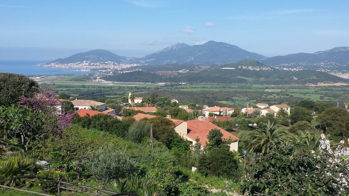 Bastelicaccia Apartment | GROUND FLOOR i with garden, great view on the sea