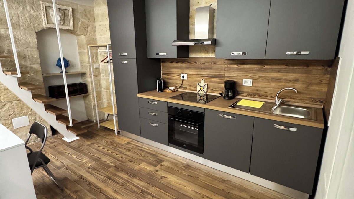 Corato Apartment | Ground floor loft Street parking Ideal for capacity: up to 4 people