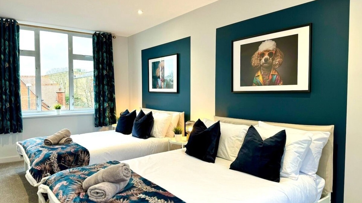 Westbourne Apartment | Ground Floor - Near the Beach - 3 Bedroom - New -
