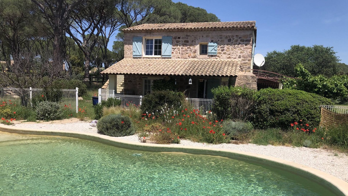 Peissonnel Cottage | Ground floor old restored sheepfold, swimming pool, 30 minutes from Sainte Maxime, absolute calm.